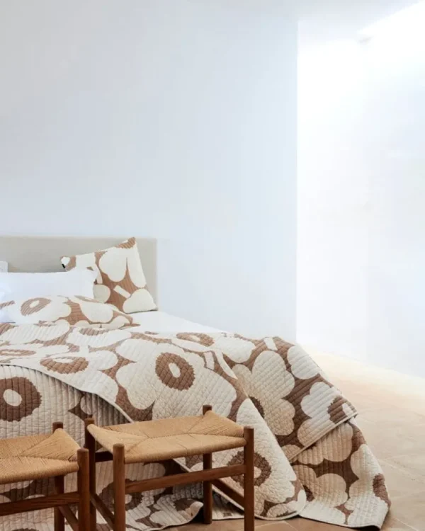 Marimekko Unikko dubbelsängstäcke, 260 x 260 cm, beige - naturvit