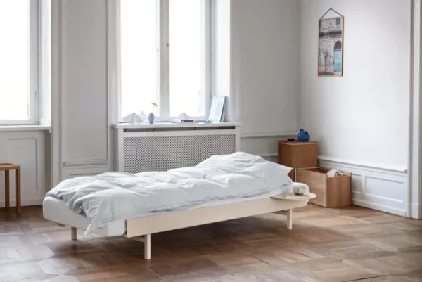 Moebe Nattduksbord, sand