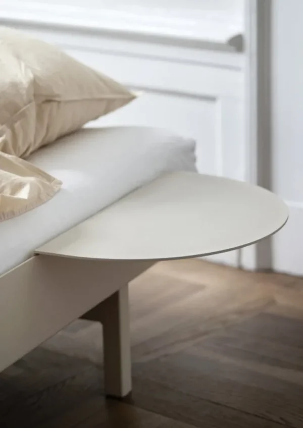 Moebe Nattduksbord, sand