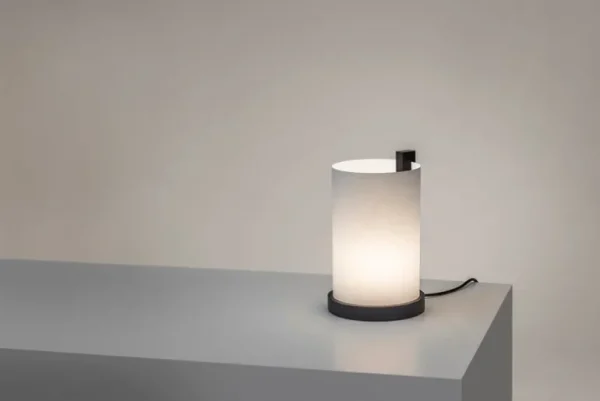 Motarasu Enso bordslampa, vit - svartbetsad ek