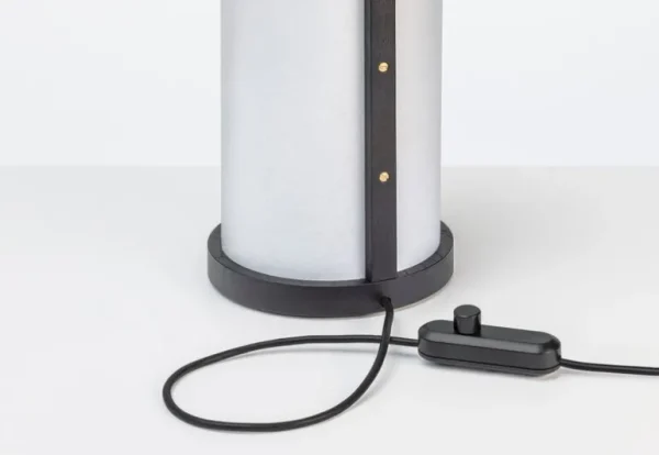 Motarasu Enso bordslampa, vit - svartbetsad ek