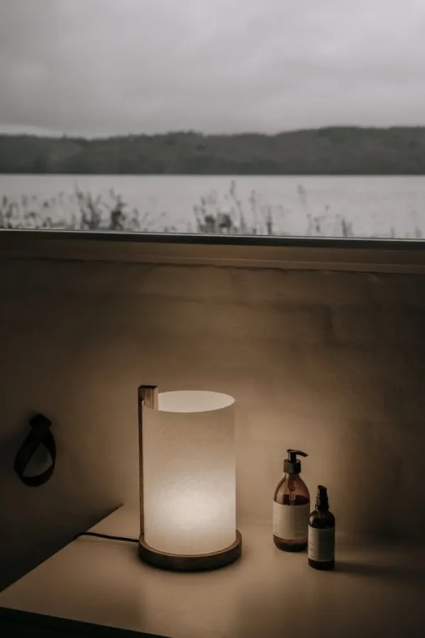 Motarasu Enso bordslampa, vit - ek
