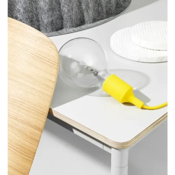 Muuto Base bord 190 x 85 cm, laminat med plywoodkanter, vit