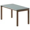 Muuto Couple soffbord, 40 x 84 cm, vågformad, ljusblå - mörk ek