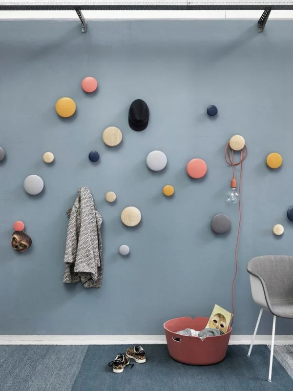 Muuto Dots Wood klädkrok,