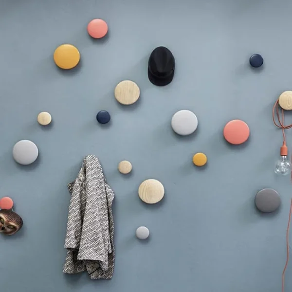 Muuto Dots Wood klädkrok,