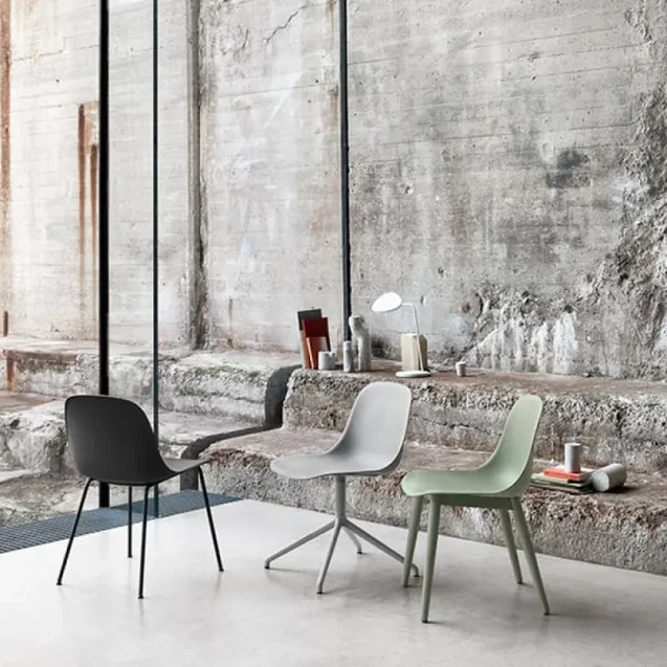Muuto Fiber stol, snurrfunktion, svart läder