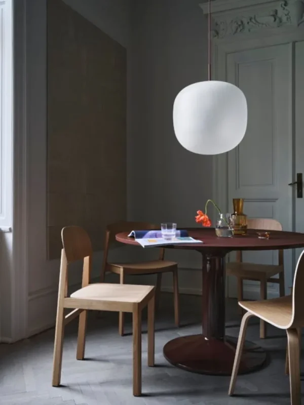 Muuto Midst bord, 120 cm, mörkröd linoleum - mörkröd