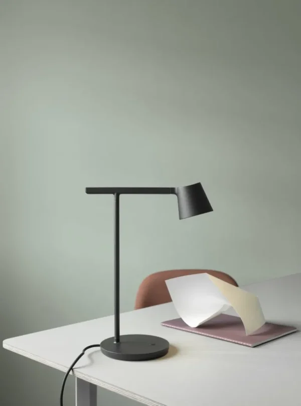 Muuto Tip bordslampa, svart