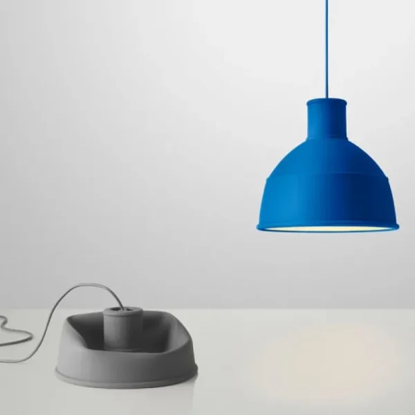 Muuto Unfold lampa, mörkgrå