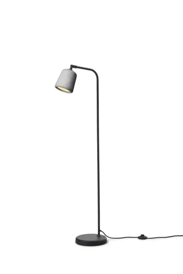 New Works Material golvlampa, ljusgrå betong