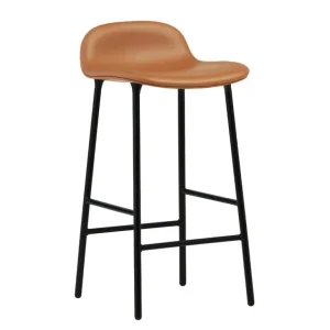 Normann Copenhagen Form barstol, 65 cm, svart stål - brandy läder Ultra