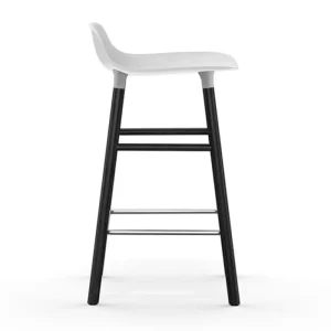 Normann Copenhagen Form barstol 65 cm, vit - svart ek