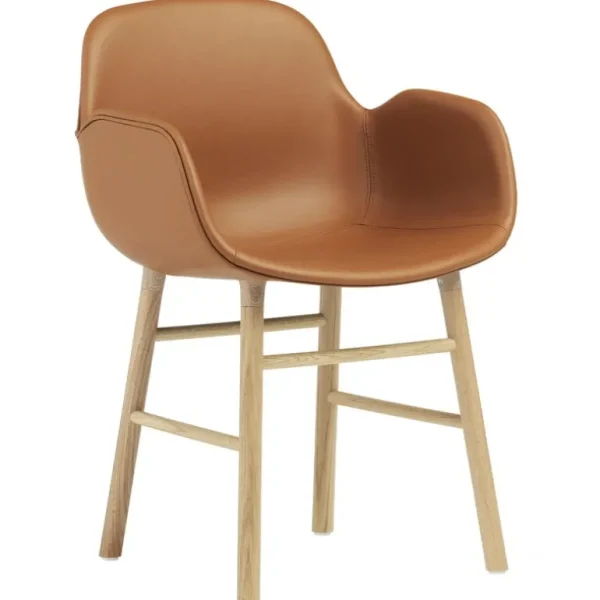 Normann Copenhagen Form fåtölj, ek - brandyfärgat Ultra-läder