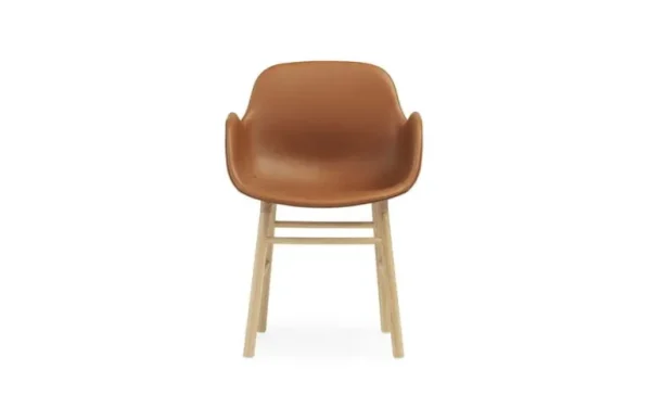 Normann Copenhagen Form fåtölj, ek - brandyfärgat Ultra-läder