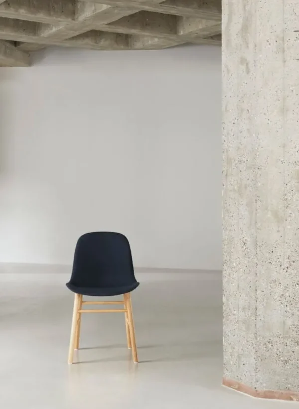 Normann Copenhagen Form stol, ek - Synergy 16