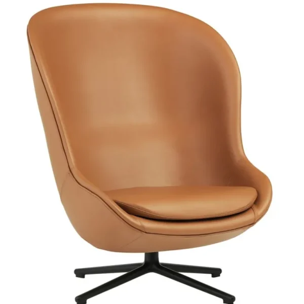 Normann Copenhagen Hyg loungefåtölj, hög, svängbar och lutbar, svart - konjakfärgat