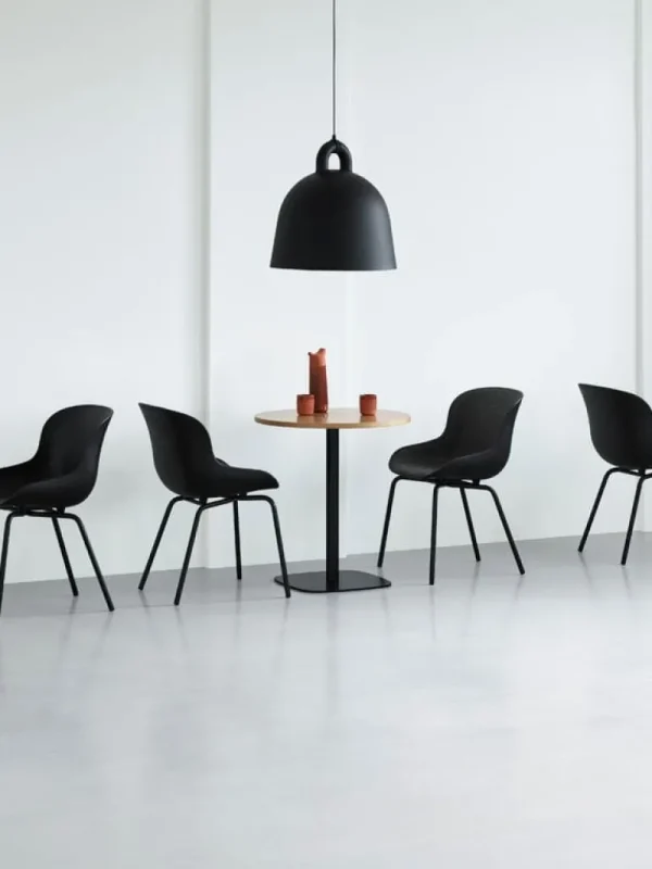 Normann Copenhagen Hyg stol, svart stål - Main Line Flax 20