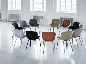 Normann Copenhagen Hyg stol, svart stål - Main Line Flax 20