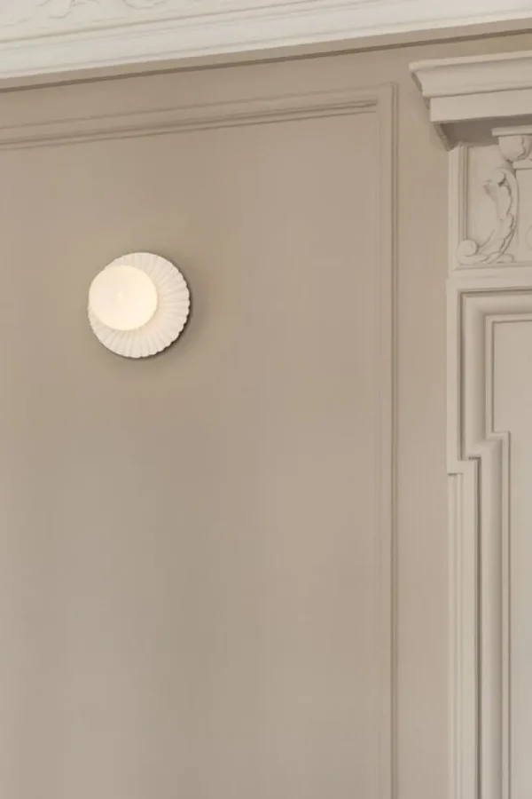 Nuura Liila Muuse vägg-/taklampa, liten, vit - opal