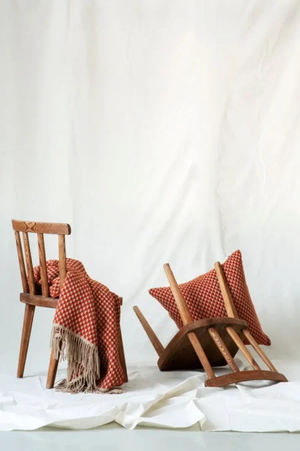 Ru00f8ros Tweed Røros Tweed Isak kudde, 60 x 60 cm, röd sumac