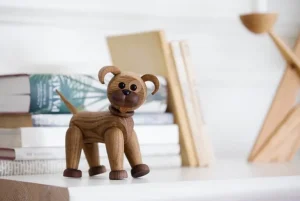 Barn Spring Copenhagen Happy The Dog figurin