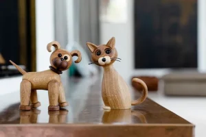 Barn Spring Copenhagen Happy The Dog figurin