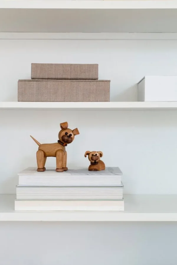 Barn Spring Copenhagen Happy The Dog figurin
