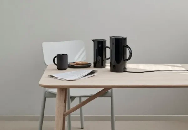 Stelton EM77 vattenkokare, svart