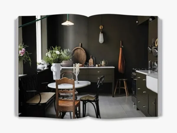 Thames & Hudson Thames & Hudson Real Nordic Living: Design. Food. Art. Travel.