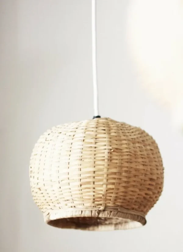 Tikau Sphere taklampa, bambu