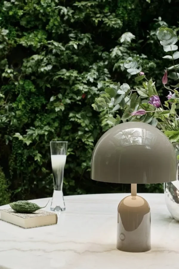 Tom Dixon Bell bärbar LED-bordslampa, taupe