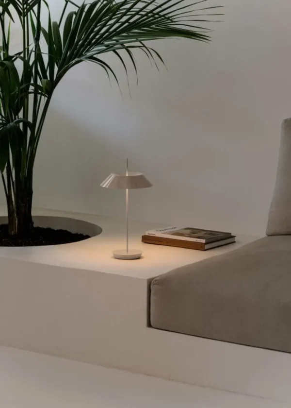 Vibia Mayfair Mini 5495 bärbar bordslampa, beige