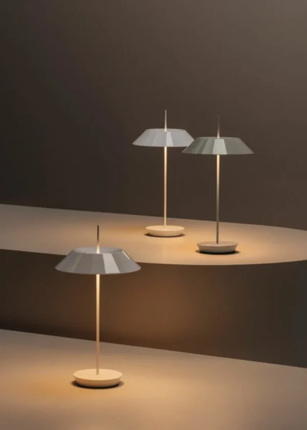 Vibia Mayfair Mini 5495 bärbar bordslampa, beige