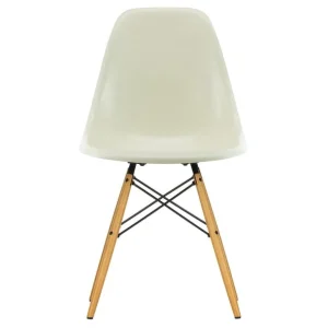 Vitra Eames DSW stol, fiberglas, parchment - lönn