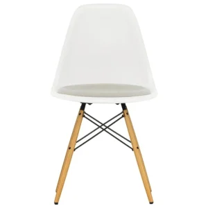 Vitra Eames DSW-stol, vit - lönn - varmgrå/elfenbensfärgad dyna