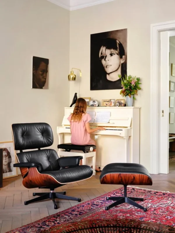 Vitra Eames Lounge Chair, ny storlek, palisander - svart läder