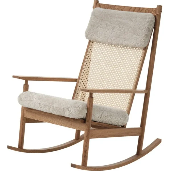Warm Nordic Swing gungstol, teak - Moonlight fårskinn